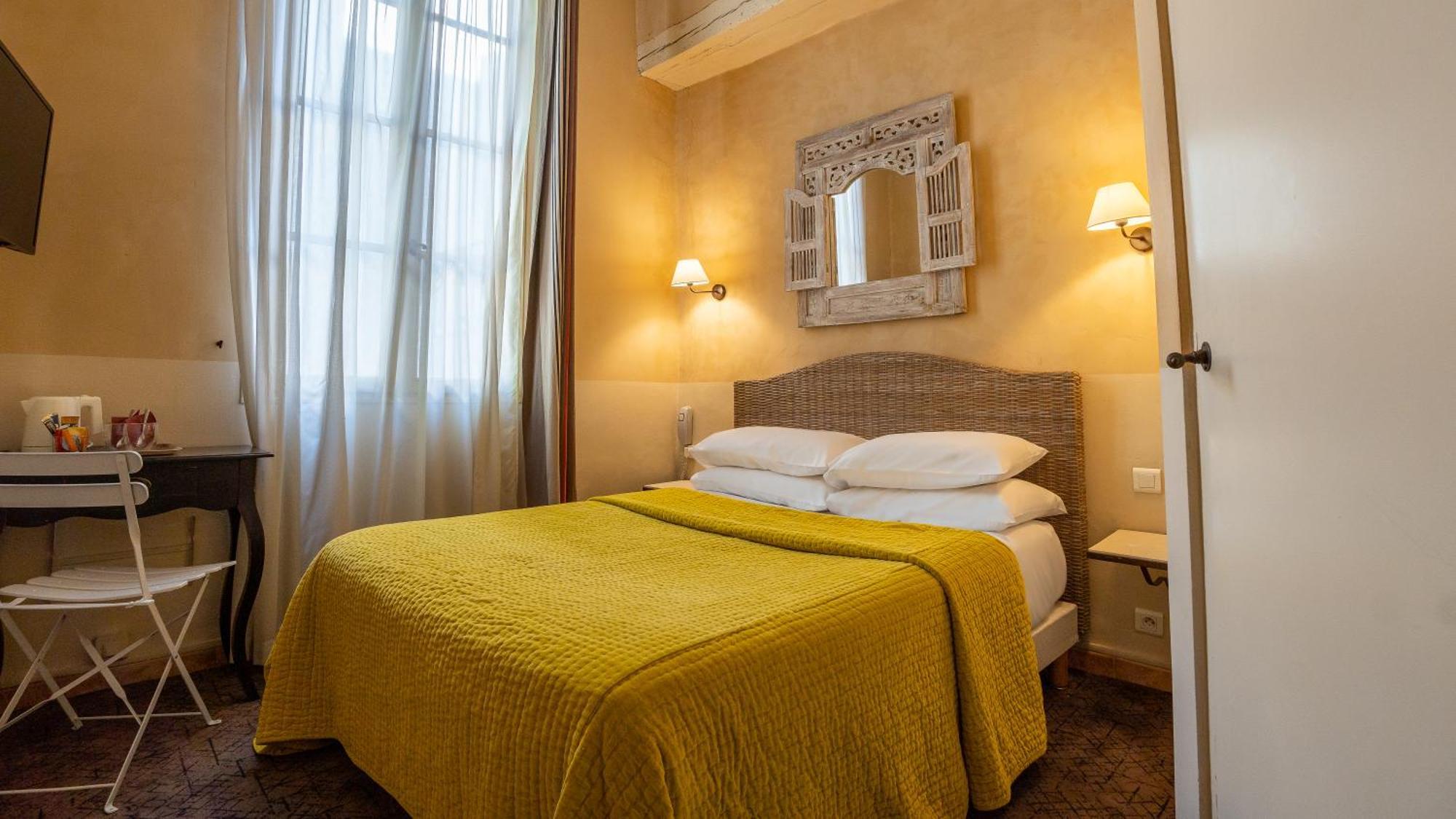 Amphitheatre Hotel 3*