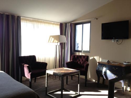 Amphitheatre Hotel 3*